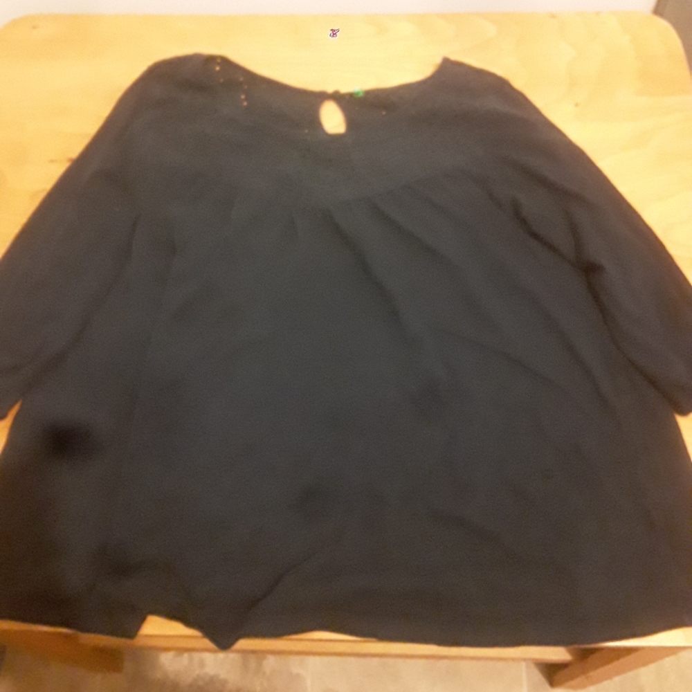 Large Black Top
